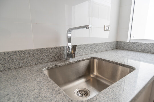 lavadero de cocina cromado de acabados modernos