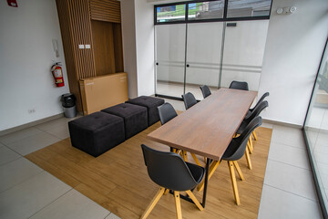 sala de reuniones ejecutivas en edificio