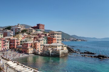 Plage de Boccadasse à Genes sur la côte de Ligurie en Italie du nord