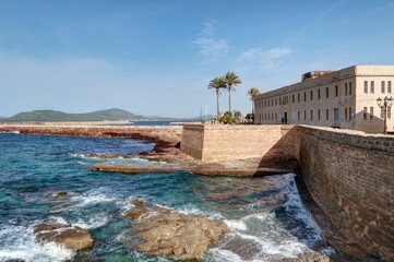 ville et port d'Alghero en Sardaigne, Italie