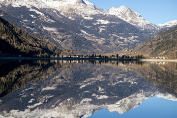 Obraz premium Montagna Svizzera inverno