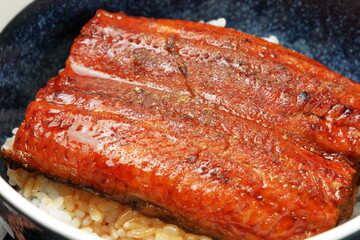 鰻丼