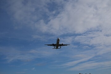 Airplane in the skies / Flugzeug am Himmel