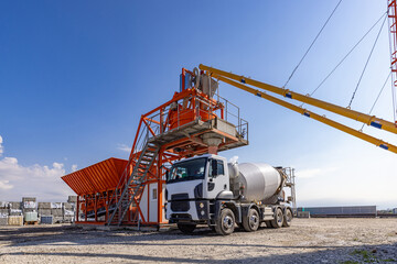 Concrete mixing plant © Grafvision