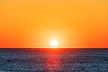 Sea sunrise landscape. rising sun