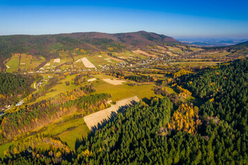 Jesienny Beskid Niski widziany znad Kamionki Wielkiej.