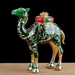 Fototapeta premium Ornate Green and Gold Camel Figurine with Traditional Middle Eastern Patterns