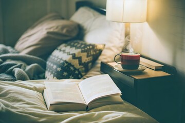 Obraz premium Cozy Bedtime Reading