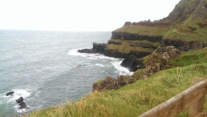 cliffs giant's causeway