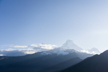 Montalas de Poon Hill es una estación de montaña de Nepal situada entre los distritos de Myagdi y de Kaski, en la provincia de Gandaki Pradesh. 