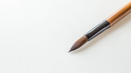 Edler Kalligraphiepinsel auf Strukturpapier: Umarmen Sie das Bedürfnis nach Frühling