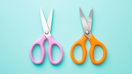 Kreative Kinder basteln Chaos mit Schere und Kleber