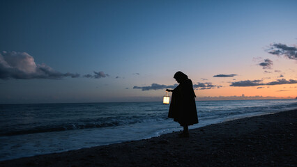 Searching the Sea with a Light lamp 