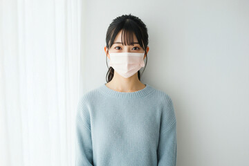 マスクをした女性、風邪、インフルエンザ、感染症