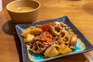 じゃがいもと蓮根の肉炒め