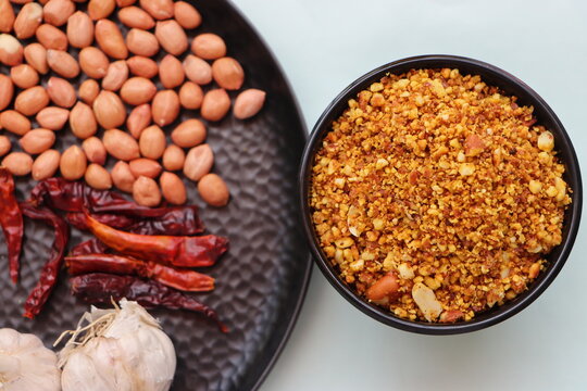Shengdana chutney, Dry peanut garlic chutney made from red chilly and groundnut and garlic which is famous in maharashtra, spicy peanut crunch, Indian traditional food