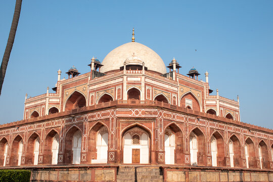The Humayun's Tomb located in hazrat nizamuddin, South Delhi, the tomb of the mughal emperor humayun whole ruled in the 16th Century