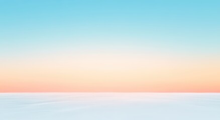Obraz premium 空の色が美しく変化する、穏やかな海辺の日没の瞬間