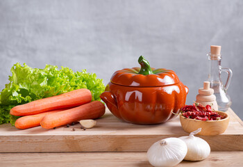 Ceramic baking dish in the shape of a pumpkin, brown