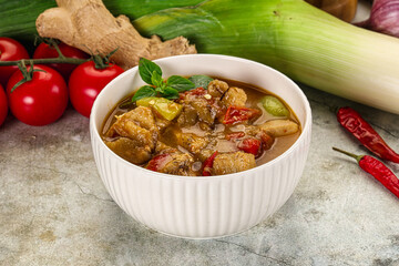 Thai curry with chicken and basil