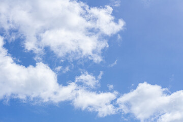 Fototapeta premium Summer blue sky cloud gradient light white background. Beauty cloud