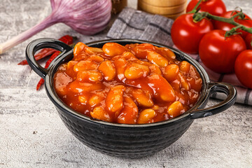 Baked kidney with tomato sauce
