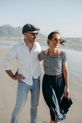 Liebespaar am Sandstrad, Cape Town,Südafrika