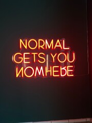Obraz premium Neon sign with quote