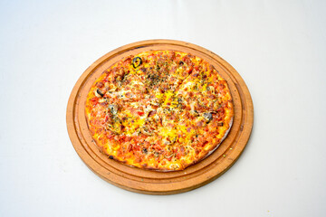 Traditional Turkish cuisine. Pizza, pita, pidesi, sucuk, hummus, kebab. Many dishes on the table. Serving dishes in restaurant. Margherita,  mix, formaggi, veggie karisik pizza. Top view, flat lay