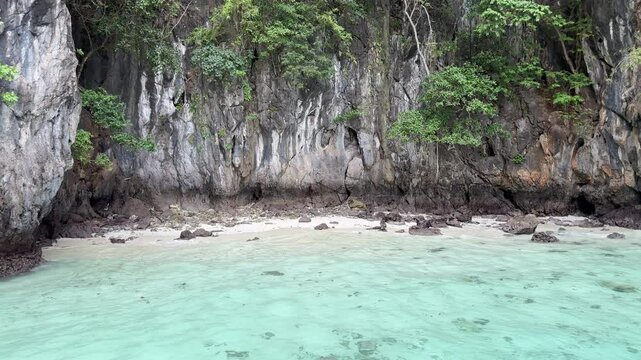 Monkey bay, Ko Phi Phi Don