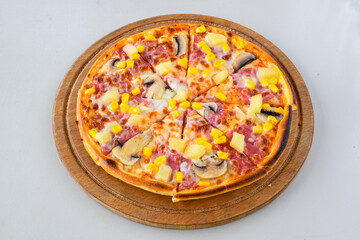 Traditional Turkish cuisine. Pizza, pita, pidesi, sucuk, hummus, kebab. Many dishes on the table. Serving dishes in restaurant. Margherita,  mix, formaggi, veggie karisik pizza. Top view, flat lay