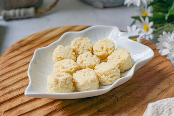 Almond Sugee Cookies are rich, buttery, with a nutty almond flavor, a popular kuih during Hari Raya
