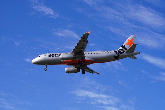 Jetstar Japan (JJP,GK) Airbus A320 airliner　RJFF FUK Fukuoka Airport　approach