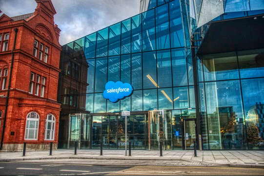 salesforce building in the city of dublin ireland