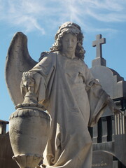 escultura en el cementerio 