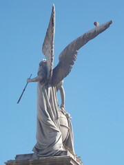 escultura en el cementerio 