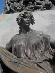 escultura en el cementerio