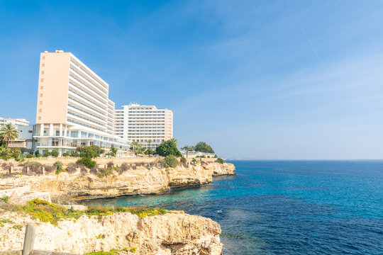 Hotels overlooking the mediterranean sea in cales de mallorca, manacor