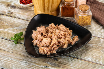 Canned tuna fish in the bowl