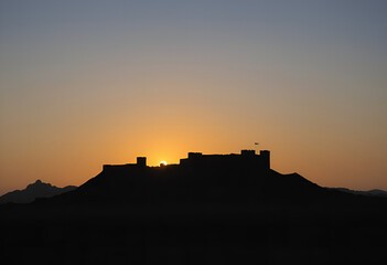 Obraz premium sunset over the fortress