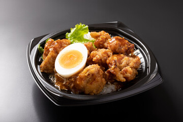 タレ唐揚げ丼
