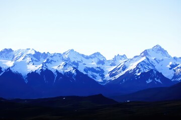 Obraz premium A view of snow-capped mountains in Polar Regions