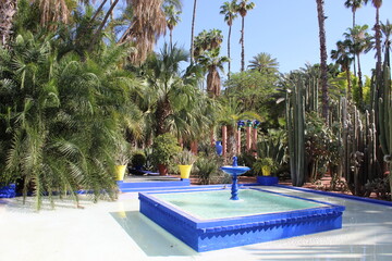 Fontaine du jardin botanique à Marrakech au Maroc