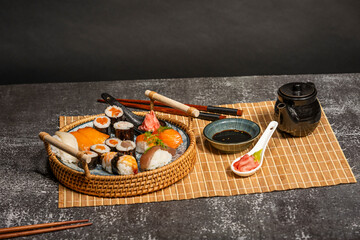 the presentation of sushi is very important, since each piece is a work of art in itself