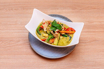 Curries can include a variety of proteins such as chicken, pork, beef, seafood, and tofu, allowing them to be suitable for different diets.