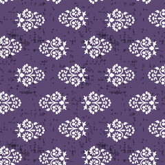 Elegant Purple and White Floral Print Seamless Pattern