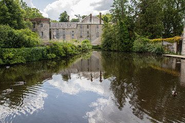 Obraz premium castle in the park