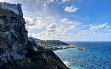 rues de Castelsardo, Sardaigne en Italie