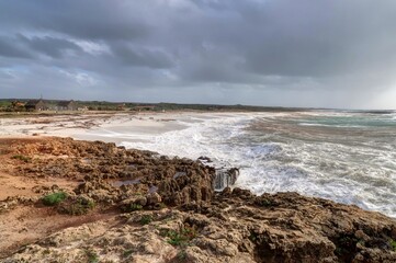 plages de mari Ermi et Arutas près d'Oristano en Sardaigne Italie