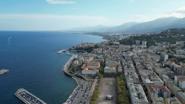 Vue a&eacute;rienne professionnel panoramique au drone de la ville de Bastia en bord de mer m&eacute;dit&eacute;rann&eacute;e, Corse, France
